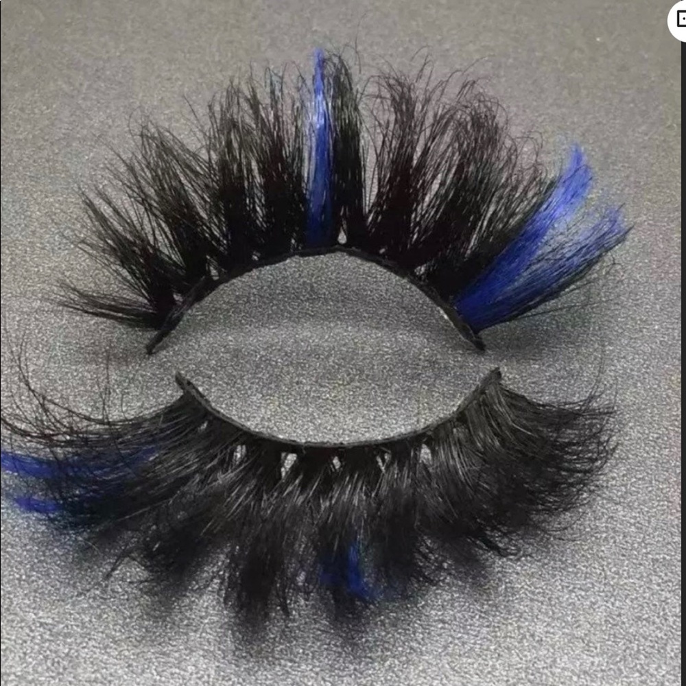 BLUE LASHES - Picture 2 of 2